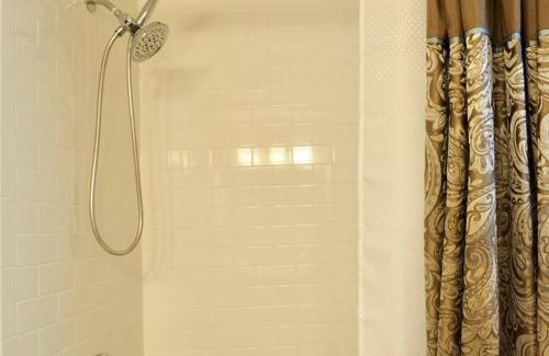 New Haven Villa | Maison de Jardin Yale New Haven for Large Groups