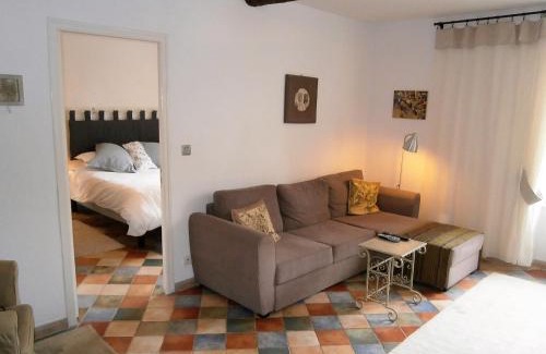 Saint-Chinian Apartment | Maison de la Place