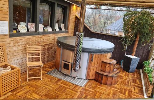Lavacherie Villa | Maison de maitre logement entier, hot tub jacuzy