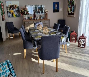 Sainte-Foy-de-Longas House | Maison de vacances contemporaine, plein Périgord pourpre
