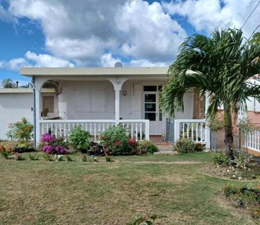 Port-Louis House | MAISON DE VACANCES KAZ A LOLO