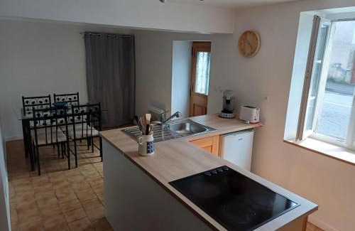Chatillon-sur-Indre House | maison de ville proche ZOO BEAUVAL