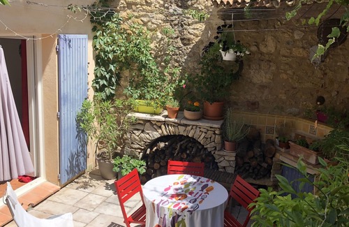 La Motte-dʼAigues House | Maison de Village Provençale