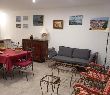 Aspiran House | maison de village avec patio