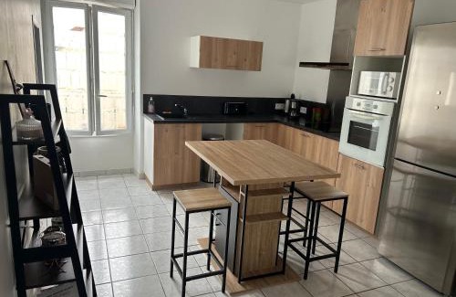Dange-Saint-Romain Apartment | Maison de ville 2 chambres