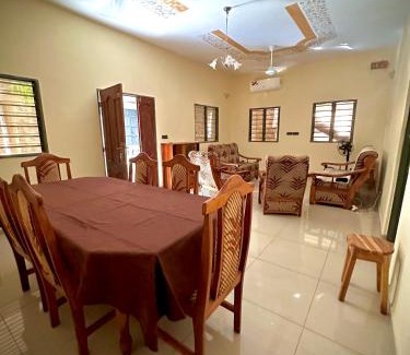 Lome House | Maison de ville Baguida