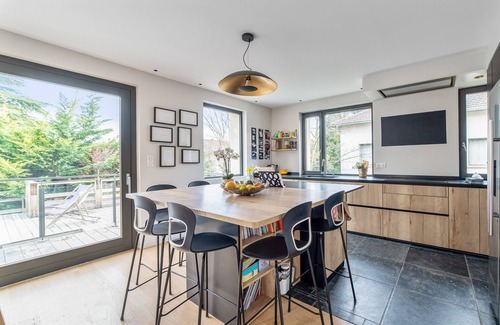 Tassin House | Maison Demi-Lune - Welkeys