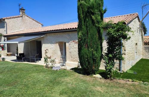 La Creche House | Maison des Hauts, terre de lavoirs