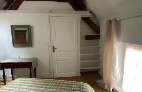 Fontaine-Chaalis House | Maison des Roses