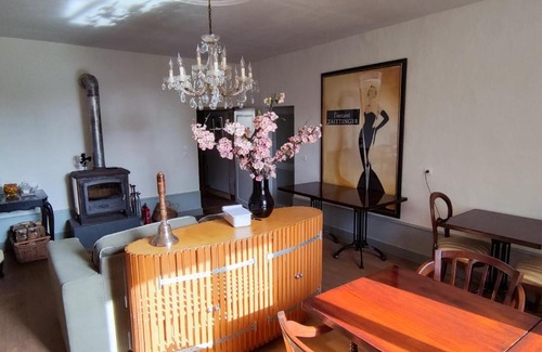 Melay Bed & Breakfast | Maison Egalité