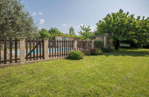 Lussas House | Maison en Pierre, Jardin : Clim et Piscine en été Jacuzzi et Chauffage en Hiver