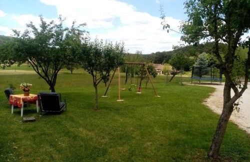 Calviac-en-Perigord House | Maison en pierre rénovée avec jardin, proche Sarlat, idéale pour familles, avec équipements bébé inclus - FR-1-616-200