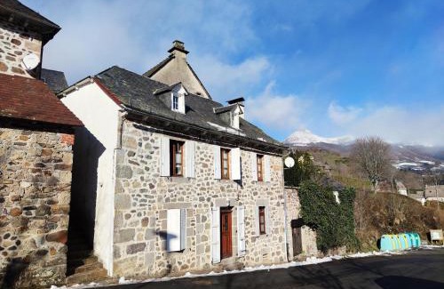 Saint-Jacques-des-Blats House | Maison familiale et authentique