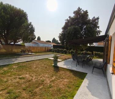 Le Chateau-d'Oleron House | Maison familiale et conviviale proche océan avec terrain de pétanque