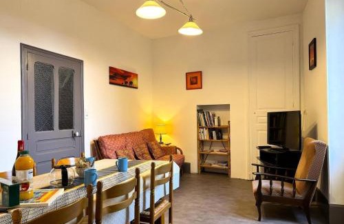 Neris-les-Bains House | Maison familiale au calme avec jardin clos, proche thermes - FR-1-489-563