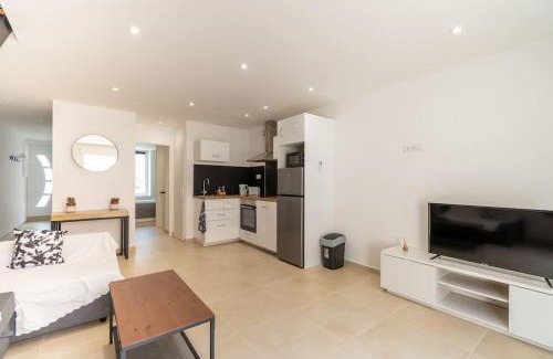 16th Arrondissement House | Maison familiale neuve
