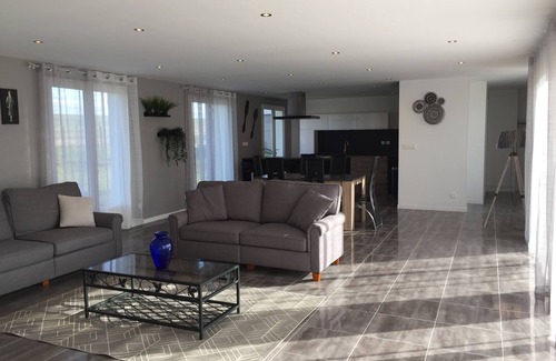 Saint-Clement-de-Regnat House | Maison Proximite Vichy