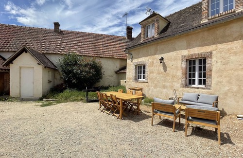 Saint-Laurent-la-Gatine House | Maison Avec Jacuzzi Gonflable