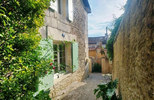 Riberac House | Maison le troubadour