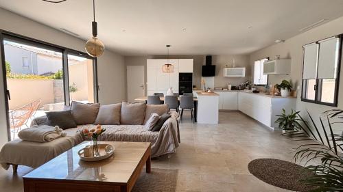 Pernes-les-Fontaines Villa | Maison neuve climatisée Piscine 4 personnes