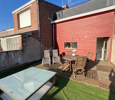 Valenciennes Apartment | maison pour groupe 4chambres 8lits 2salles de bain 3wc terrasse stationnement gratuit