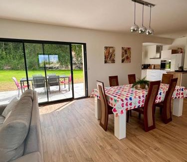Reviers Villa | Maison Privée, Calme, parking, Jardin