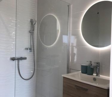 Alixan Apartment | Maison proche de la Gare TGV