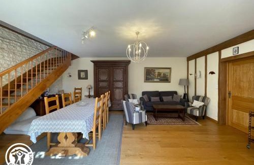 Bourneau House | Maison rénovée avec grand terrain, équipements enfants, 3 chambres, proche de D938, vélos inclus - FR-1-426-539