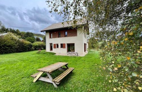 Correncon-en-Vercors House | Maison spacieuse à Corrençon avec terrasse et jardin, 4 chambres - FR-1-761-1