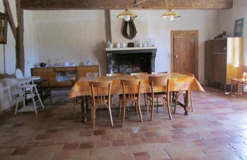 Rouperroux-le-Coquet House | Maison Spacieuse et Indépendante avec Jardin et Terrasse, Idéale pour Observer la Nature en Sarthe - FR-1-410-215