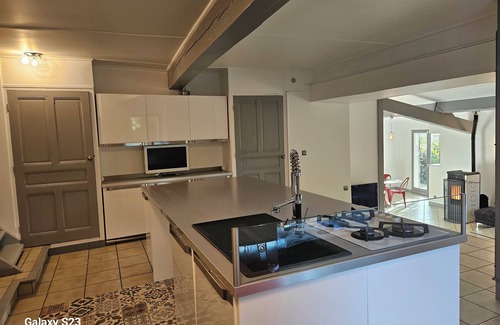 Albon House | Maison Type Provençale, Calme Sans vis à Vis, à 2 pas du Golf, Proche de Vienne