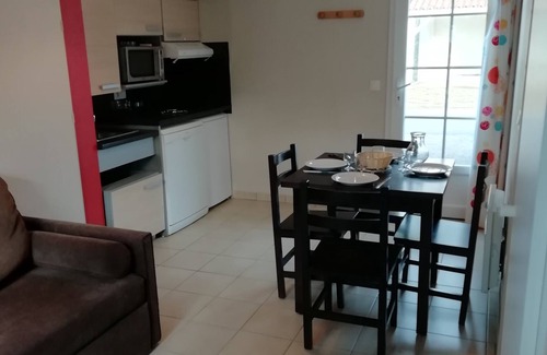 Les Conches House | Maisonette 4 people 700 m from the beach with swimming pool