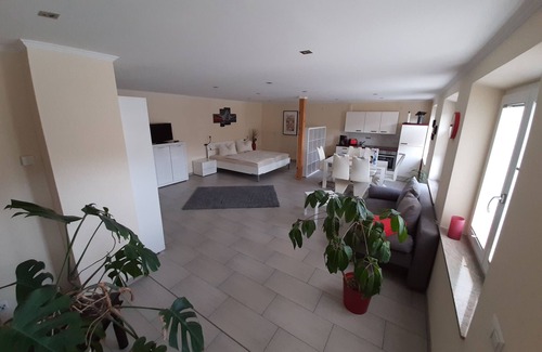 Bernsdorf Apartment | Maisonette-appartment im Fresstheater