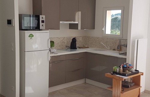 Tourrettes-sur-Loup House | MAISONNETTE INDEPENDANTE OF 42M2 NEAR VILLAGE CLASS OF TOURRETTES SUR LOUP