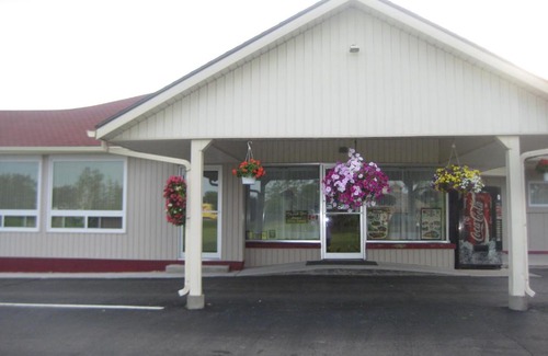 Perth East Hotel | Majers Motel