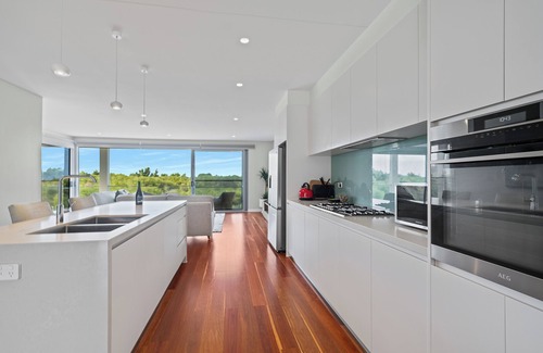 Magenta Shores House | Majestic Coastal Retreat on Magenta Beach