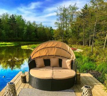 Tobyhanna Ski Chalet | Majestic Lake Front Chalet