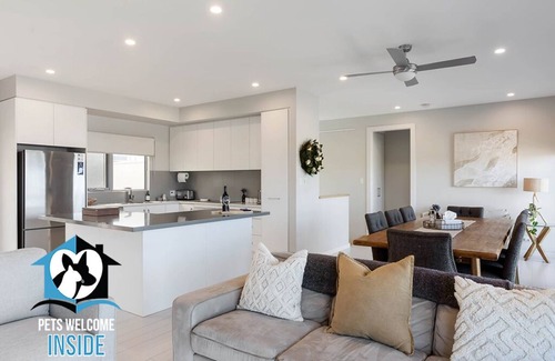 Goolwa Beach House | Majestic Ocean Views in Architectural 3br House