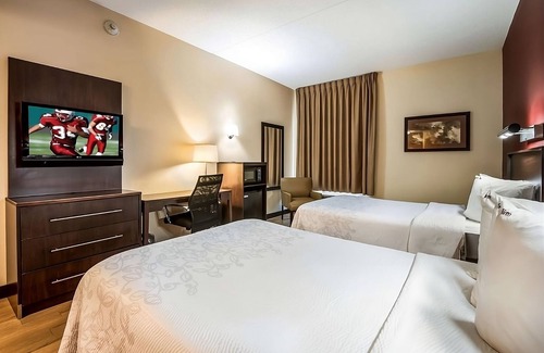 East Garden City House | Making the Best Memories Along the Way! 2 Great Units, Minutes to NYCB Theatre!