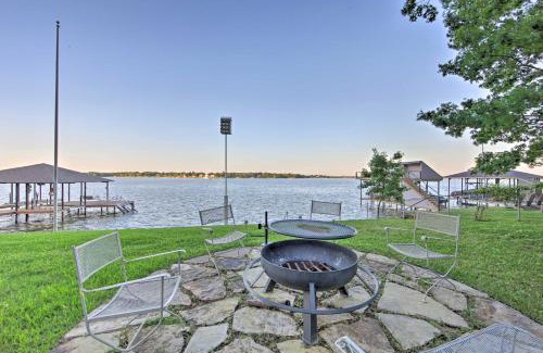 Star Harbor House | Malakoff Lakefront Home Golf Course On-Site!