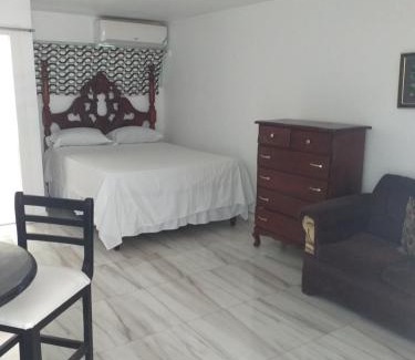 Saint Andrew Apartment | Malia's Cozy Studio