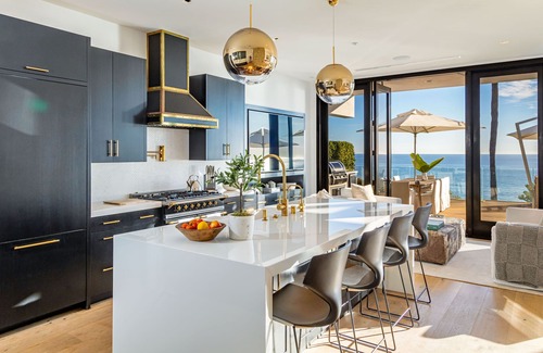 Western Malibu House | Malibu Luxury Private Modern Oceanfront Beach House