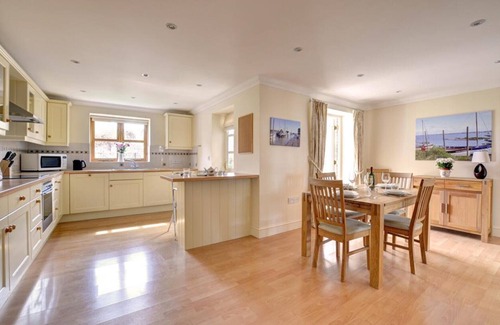 Holt House | Mallard Cottage - Two Bedroom House, Sleeps 4