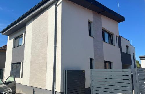 Sarvar Apartment | Malu Apartman