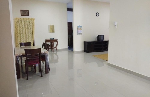 Kampung Padang Luas Apartment | Mama Homestay