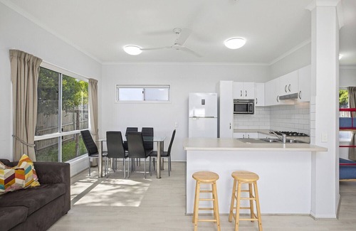 Mid North Coast Waterfront House | MANA, part of the Ohana Surf Bungalows (<5 minute walk to beach and shops).