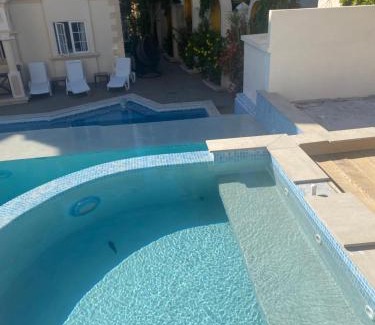 Lance aux Epines Apartment | Mandela Court Suites Grenada