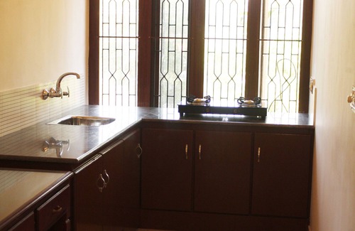 Thiruvananthapuram House | Manged & Maintained by a British couple. First Floor of a beautiful Villa.