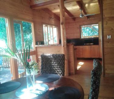 Horseshoe Bay House | Mango Cottage