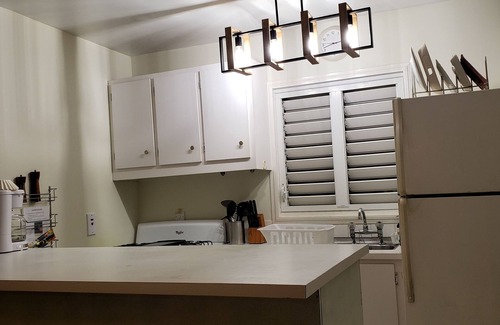 Folkestone House | Mango House - 2 bedroom. Walking distance to beach!